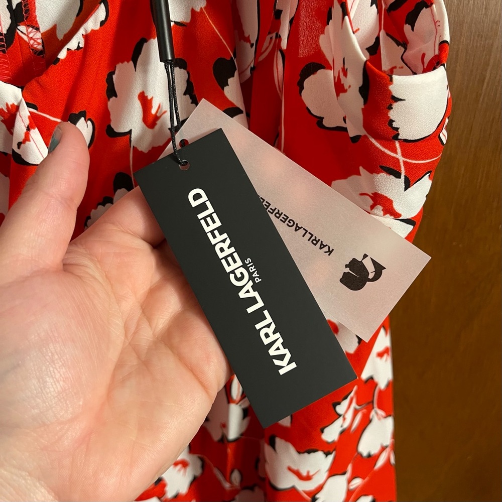 ❤️Host Pick🌟Karl Lagerfeld Red Floral Tank Top - Picture 5 of 7